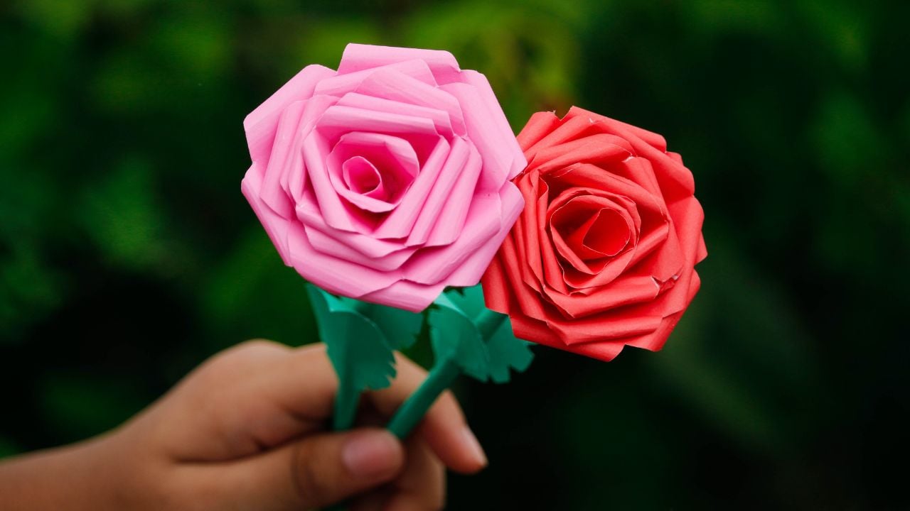 Easy Way To Make Realistic Paper Rose - Paper Flower - Paper Craft - DIY  Flower 